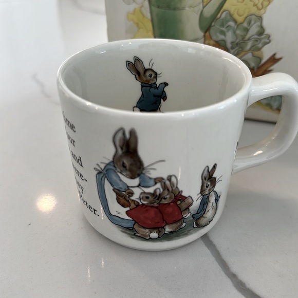 Peter Rabbit Nursery Set by Wedgwood - Picture 5 of 8